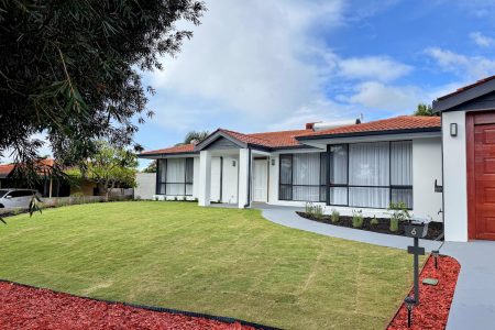 Wintergreen couch, 450 sqm in Greenwood
